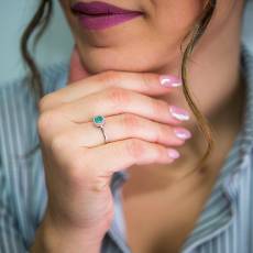 Λευκόχρυσο δαχτυλίδι ροζέτα με πράσινο ζιργκόν Κ14 035185