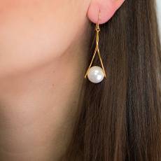 Σκουλαρίκια με μαργαριτάρια Shell Pearls από επιχρυσωμένο ασήμι 925 035239