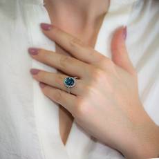 Λευκόχρυσο δαχτυλίδι ροζέτα Κ18 Blue Topaz με μπριγιάν 035309