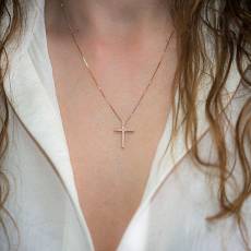 Ροζ gold γυναικείος σταυρός Κ18 με διαμάντια μπριγιάν 035313