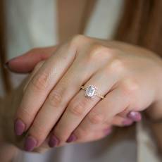 Χρυσό γυναικείο δαχτυλίδι Κ14 με ορθογώνια ροζέτα 035348