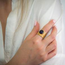 Γυναικείο επίχρυσο δαχτυλίδι 925 με μαύρο οπάλ 035755