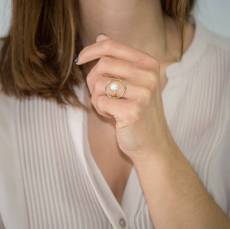 Χρυσό γυναικείο δαχτυλίδι Κ14 κύκλος με μαργαριτάρι 041046