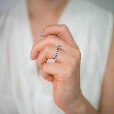 Λευκόχρυσο μονόπετρο δαχτυλίδι Κ14 με καρδούλες 041528