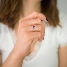 Δαχτυλίδι ροζέτα Κ18 ρουμπίνι με μπριγιάν 041802